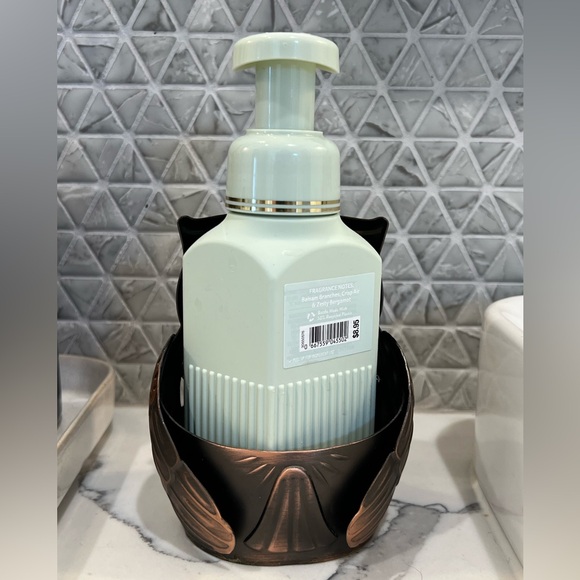 Bath & Body Works Soap Holder- Oil Rubbed Bronze Owl (Soap not included) Holder - Picture 6 of 9